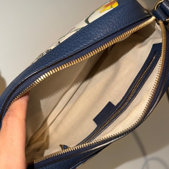 Gucci Floral Canvas Crossbody Bag - Blue and Cream - Picture 3 of 4